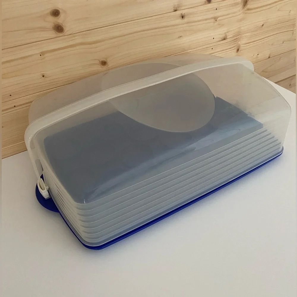 TUPPERWARE Rectangle Bake N Take Cake Cupcake Taker Carrier Blue Clear